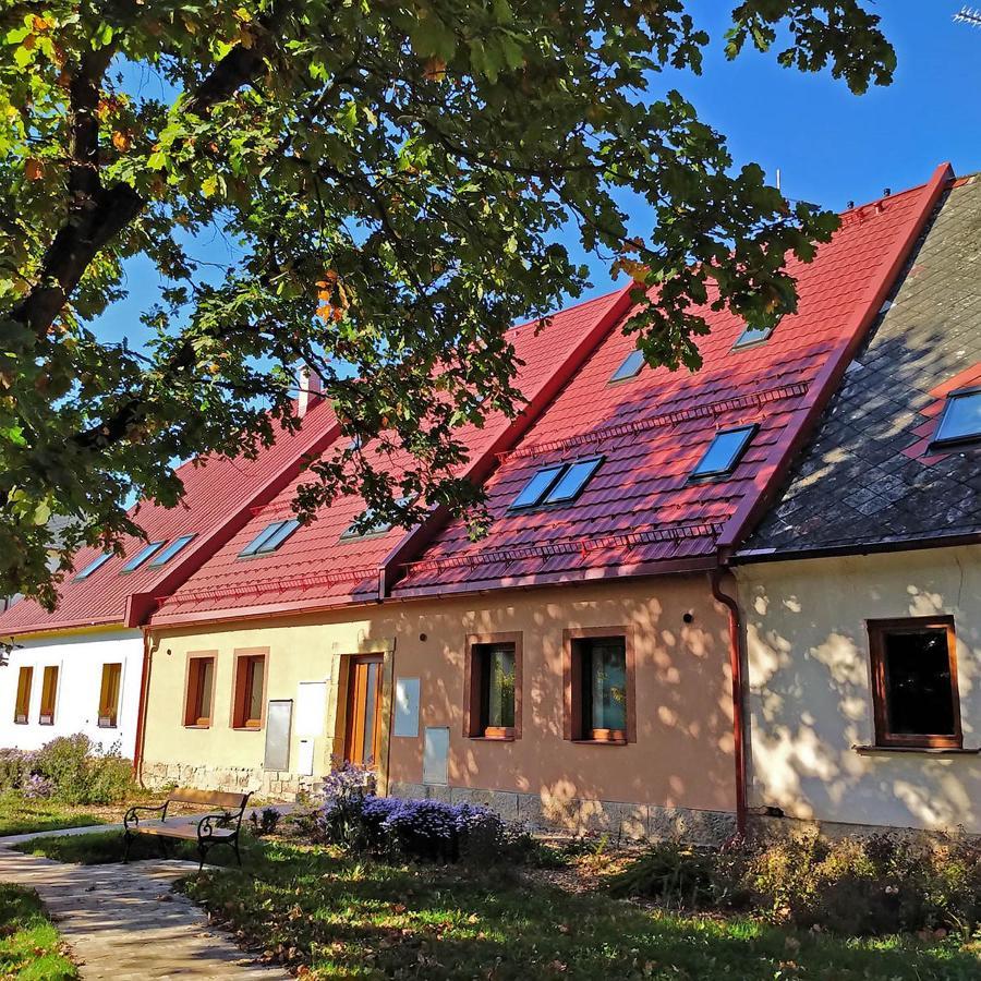 Apartmany Monastery Suites Zirec Dvůr Králové nad Labem Exteriér fotografie