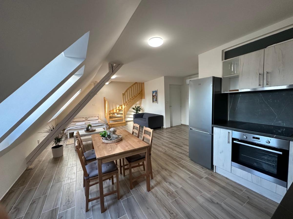 Apartmany Monastery Suites Zirec Dvůr Králové nad Labem Exteriér fotografie